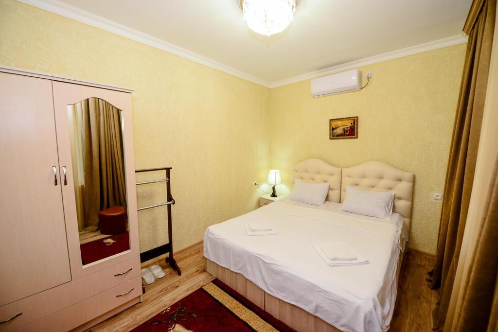 Hotel Vladi Kutaisi Exteriör bild