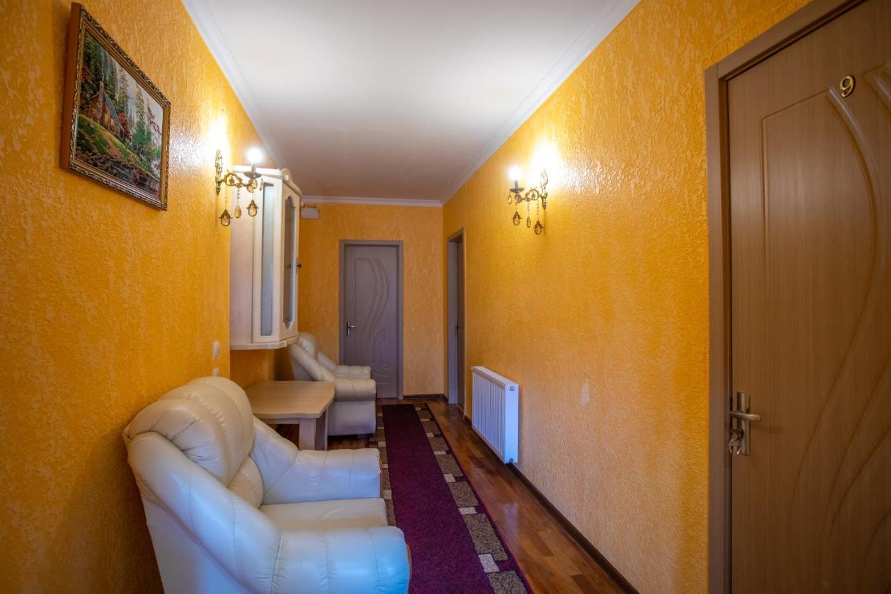 Hotel Vladi Kutaisi Exteriör bild