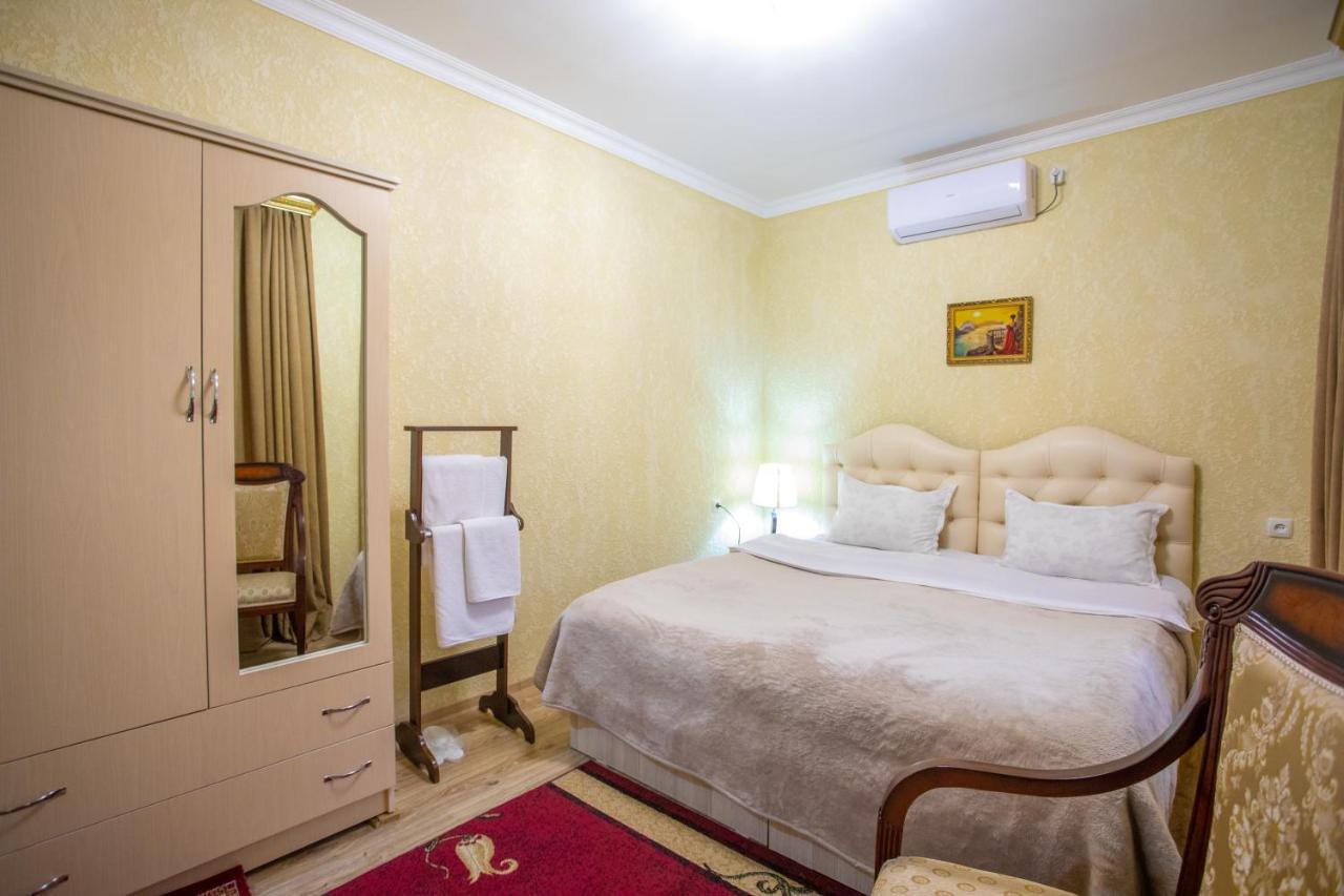 Hotel Vladi Kutaisi Exteriör bild